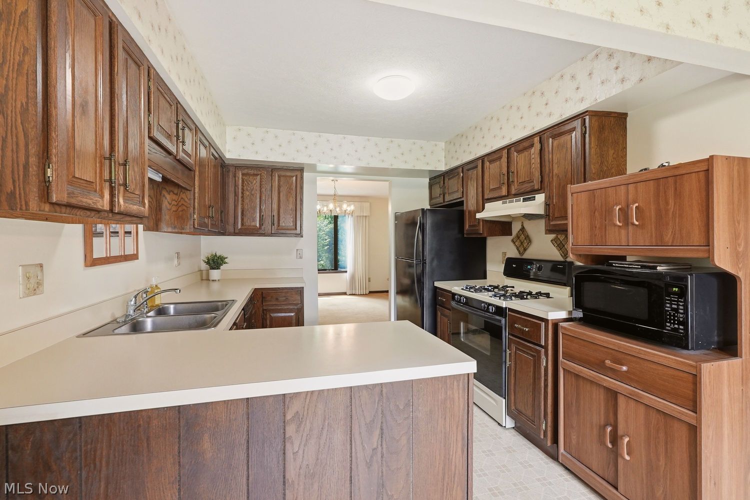 44 Westminster Lane Kent OH 44240