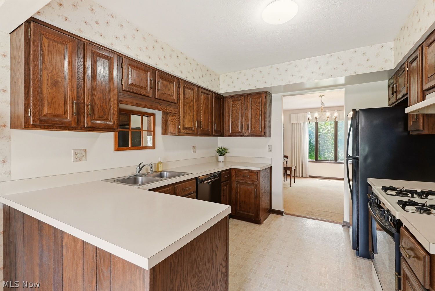 44 Westminster Lane Kent OH 44240