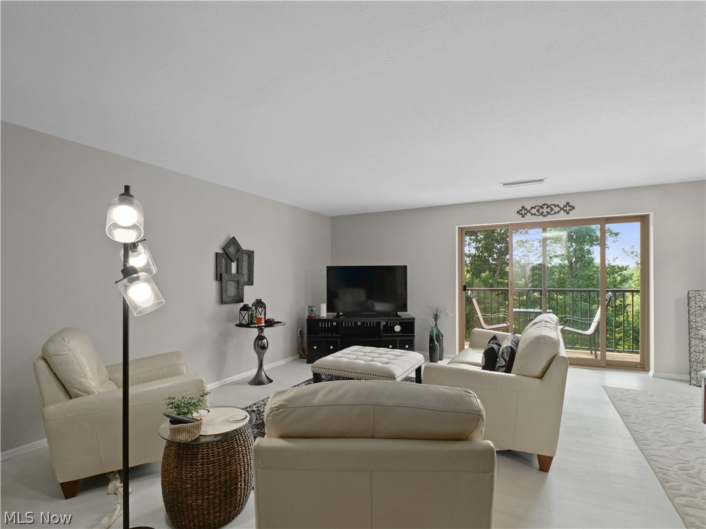 18501 Hilliard Boulevard Rocky River OH 44116