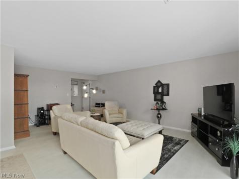 18501 Hilliard Boulevard Rocky River OH 44116