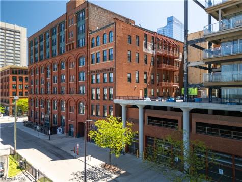 635 W Lakeside Avenue Cleveland OH 44113