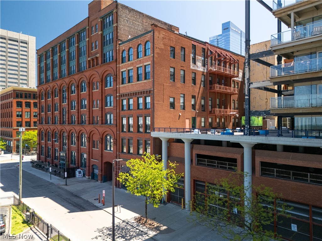 635 W Lakeside Avenue Cleveland OH 44113
