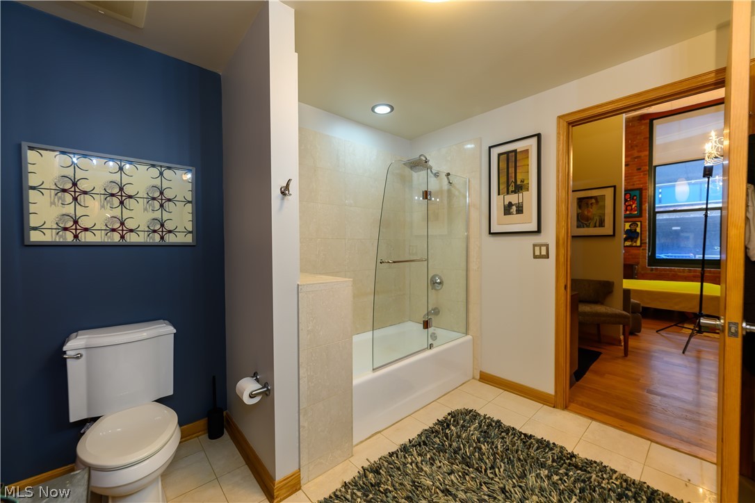 635 W Lakeside Avenue Cleveland OH 44113