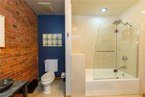 635 W Lakeside Avenue Cleveland OH 44113