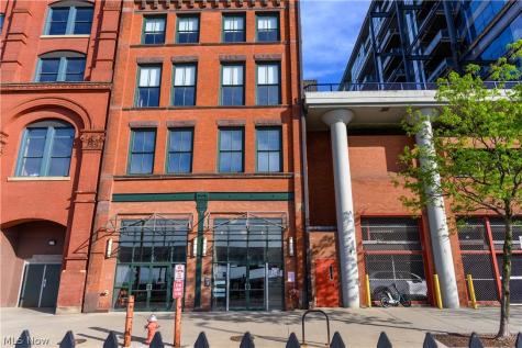 635 W Lakeside Avenue Cleveland OH 44113