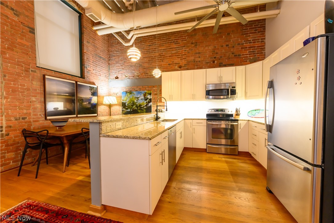 635 W Lakeside Avenue Cleveland OH 44113