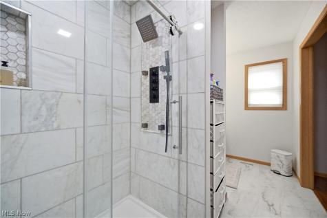 23210 Bennington Hamlet Circle Euclid OH 44123