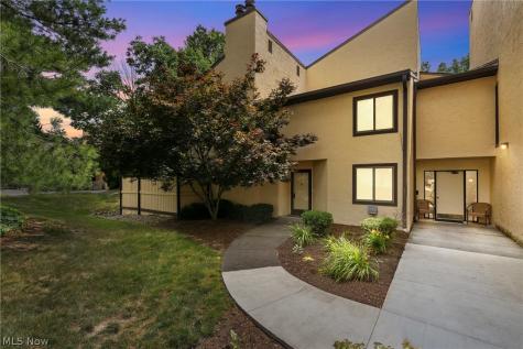 1028 Hampton Ridge Drive Akron OH 44313