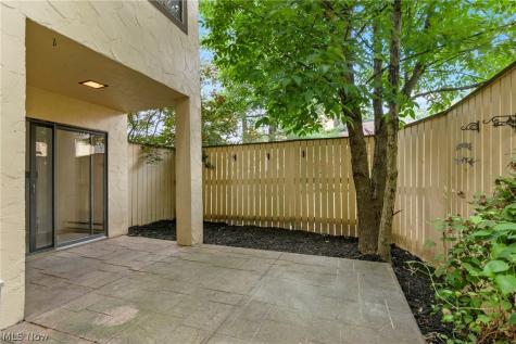 1028 Hampton Ridge Drive Akron OH 44313
