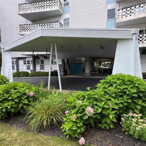 275 N Portage Path Akron OH 44303