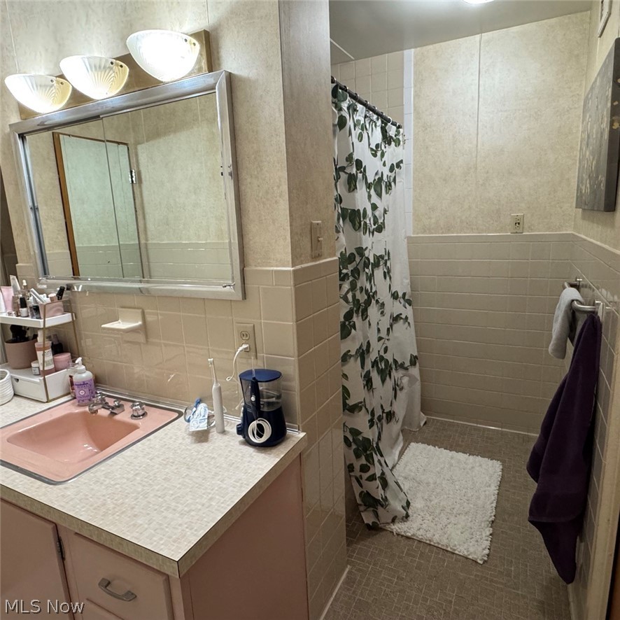 275 N Portage Path Akron OH 44303