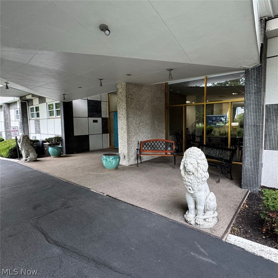 275 N Portage Path Akron OH 44303