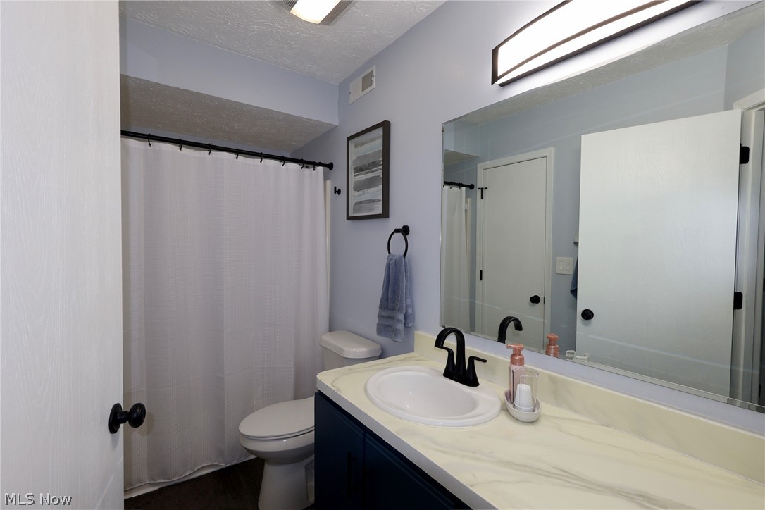 3389 Ivy Hill Circle Cortland OH 44410