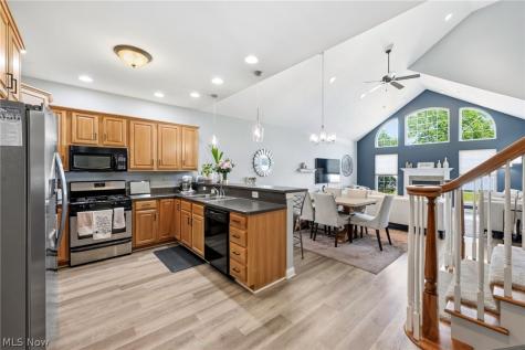 5067 Shepherds Glen Willoughby OH 44094