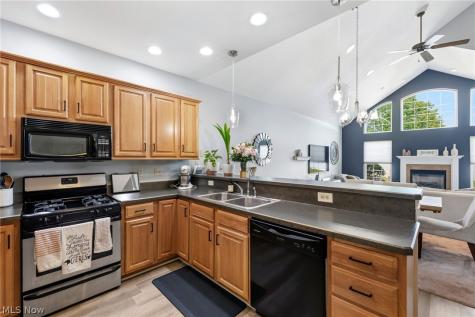 5067 Shepherds Glen Willoughby OH 44094