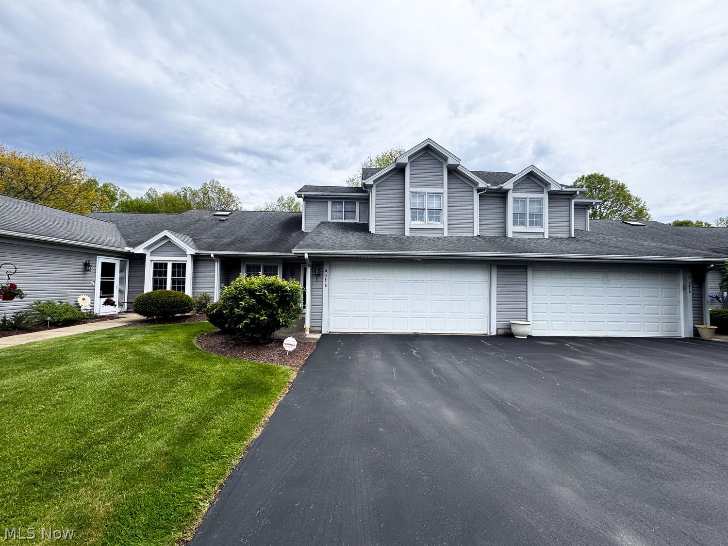 7410 E Huntington Drive Youngstown OH 44512