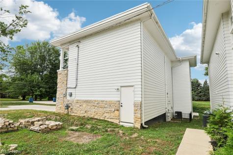 280 Buckeye Drive Sheffield Lake OH 44054