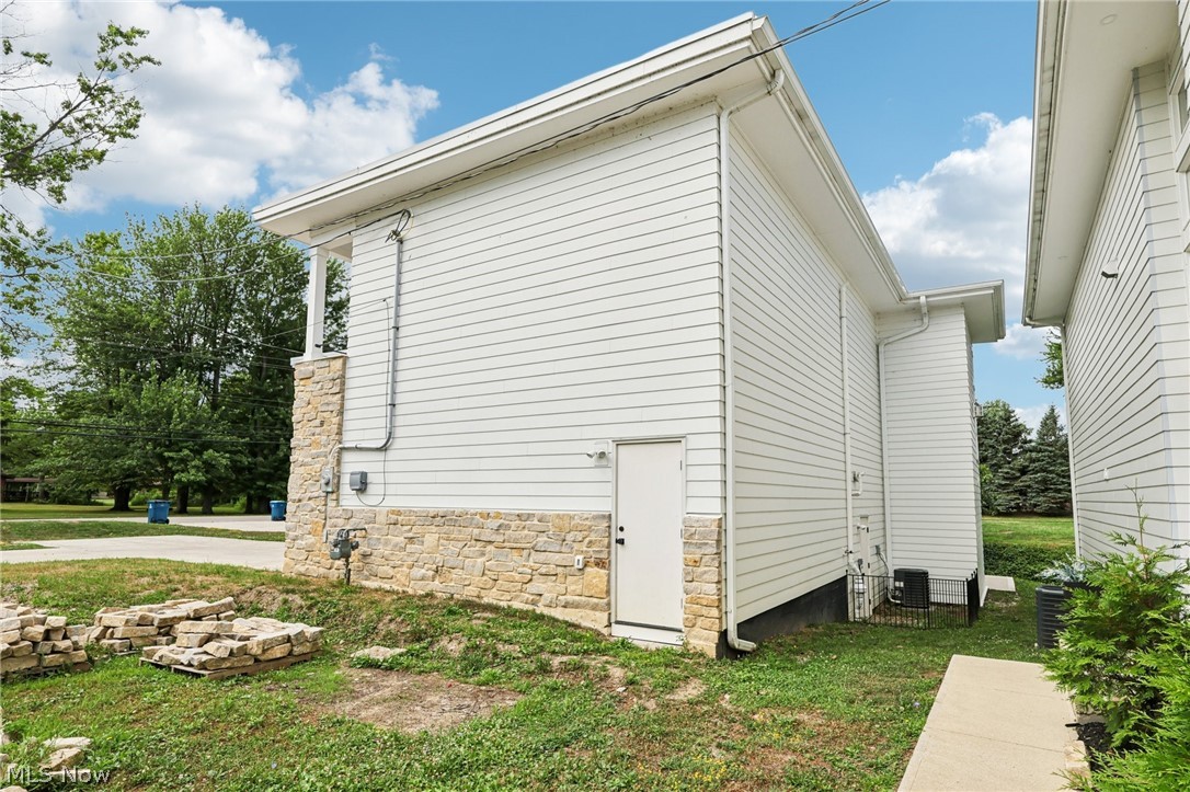 280 Buckeye Drive Sheffield Lake OH 44054