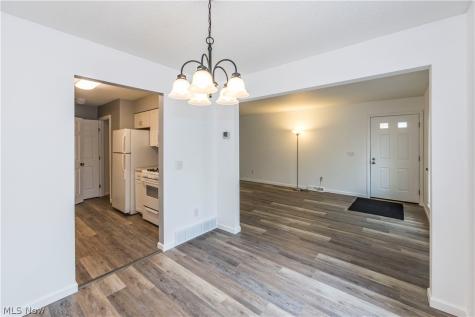 2796 Mull Avenue Copley OH 44321