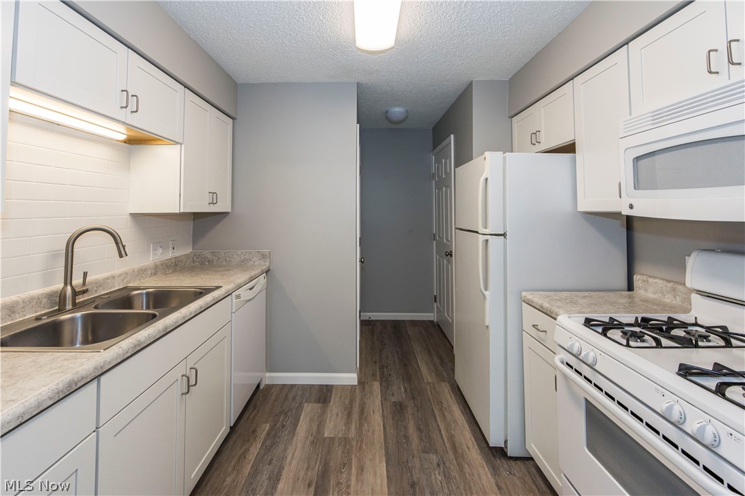 2796 Mull Avenue Copley OH 44321