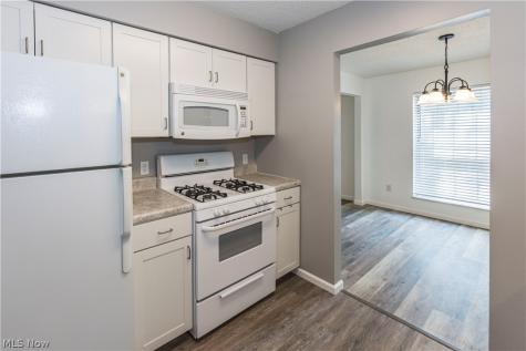 2796 Mull Avenue Copley OH 44321