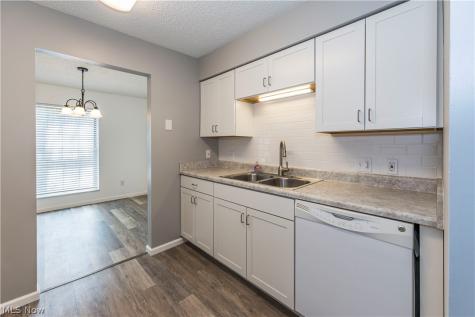 2796 Mull Avenue Copley OH 44321