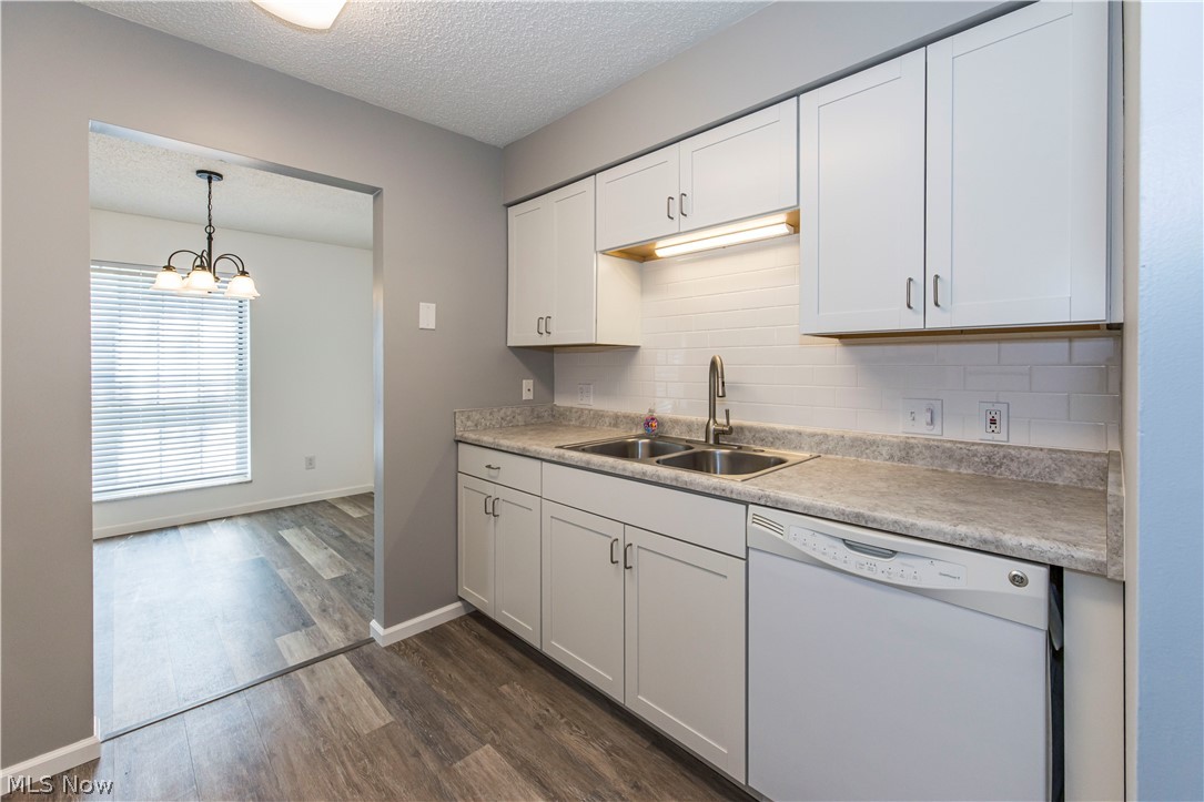 2796 Mull Avenue Copley OH 44321