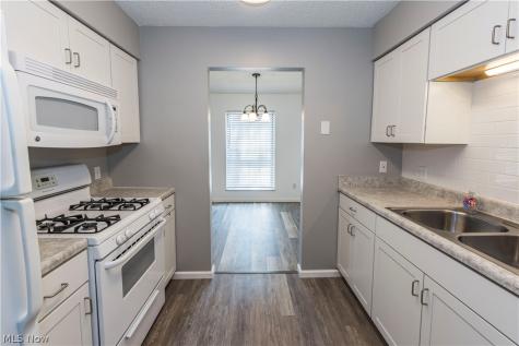2796 Mull Avenue Copley OH 44321