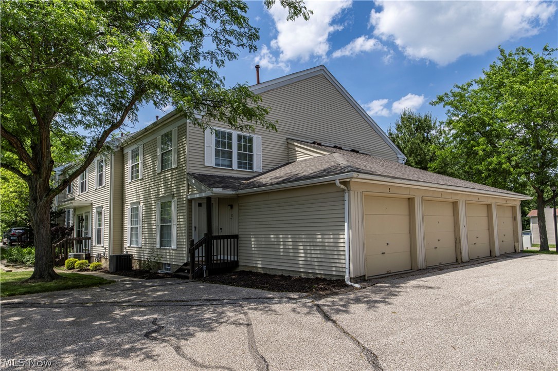 2796 Mull Avenue Copley OH 44321