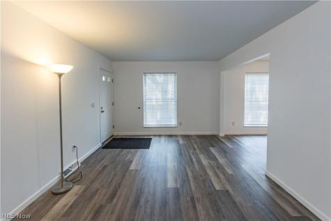 2796 Mull Avenue Copley OH 44321