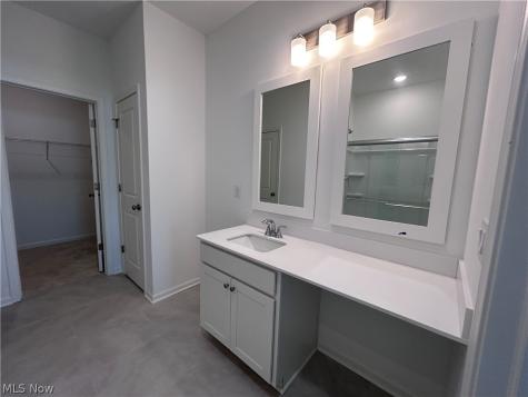 5081 Shepherds Glen Willoughby OH 44094