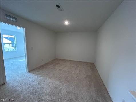 5081 Shepherds Glen Willoughby OH 44094