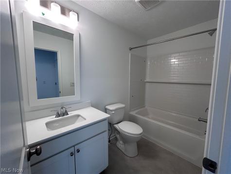 5081 Shepherds Glen Willoughby OH 44094