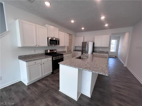 5081 Shepherds Glen Willoughby OH 44094