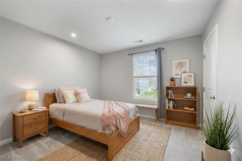 885 Dipper Lane Aurora OH 44202
