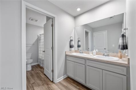885 Dipper Lane Aurora OH 44202