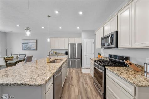 885 Dipper Lane Aurora OH 44202