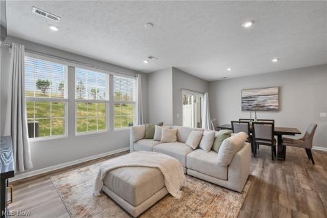 885 Dipper Lane Aurora OH 44202