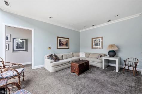 2112 Acacia Park Drive Lyndhurst OH 44124