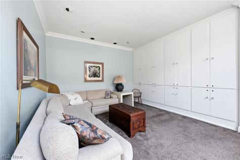 2112 Acacia Park Drive Lyndhurst OH 44124