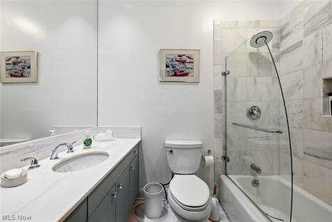 2112 Acacia Park Drive Lyndhurst OH 44124