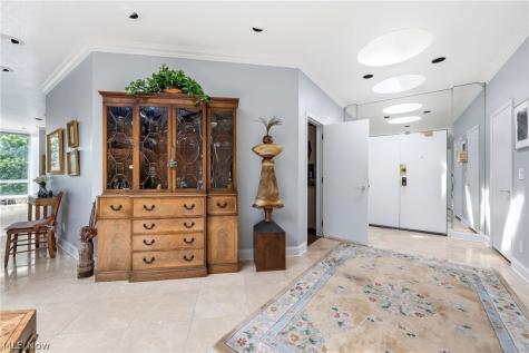 2112 Acacia Park Drive Lyndhurst OH 44124