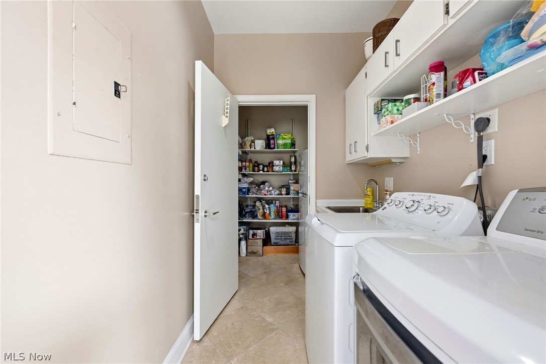 2112 Acacia Park Drive Lyndhurst OH 44124