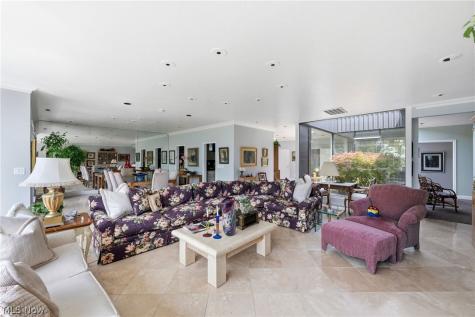 2112 Acacia Park Drive Lyndhurst OH 44124