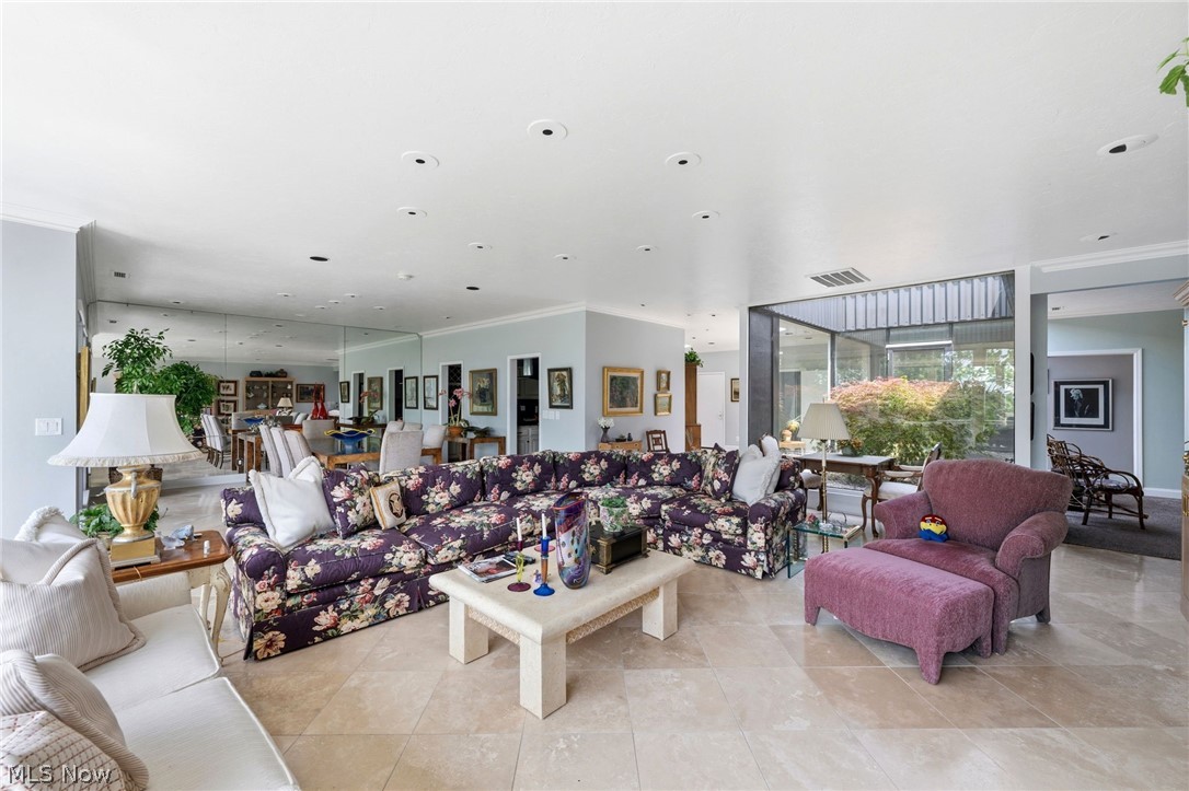 2112 Acacia Park Drive Lyndhurst OH 44124