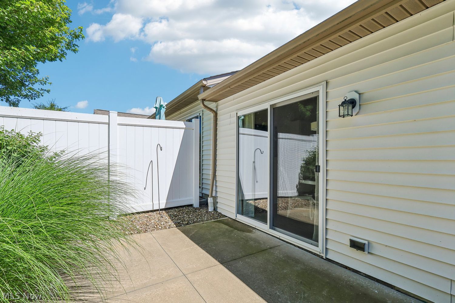 323 Lake Breeze Cove Eastlake OH 44095