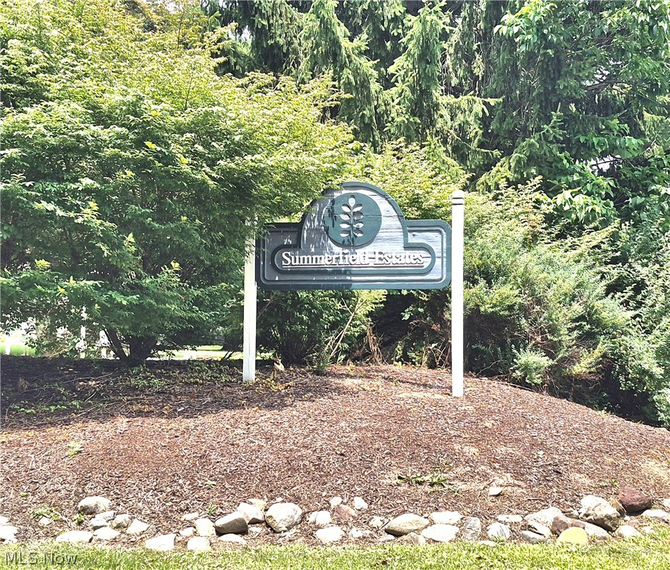 1209 Summerfield Lane NE Warren OH 44483