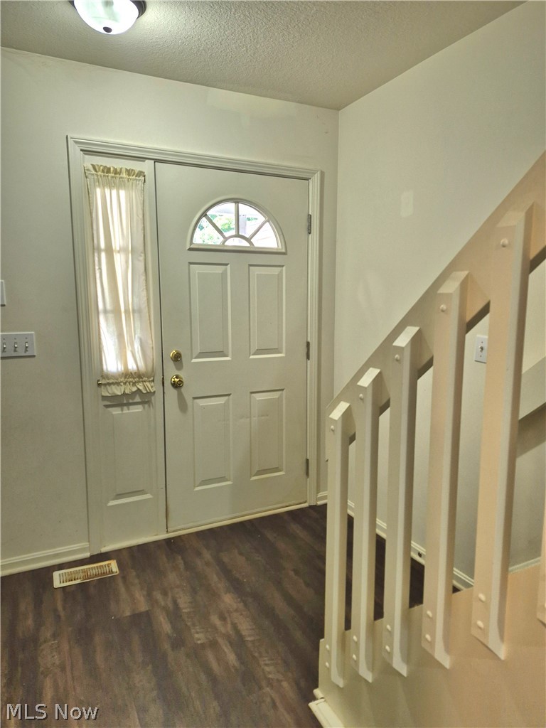 1209 Summerfield Lane NE Warren OH 44483