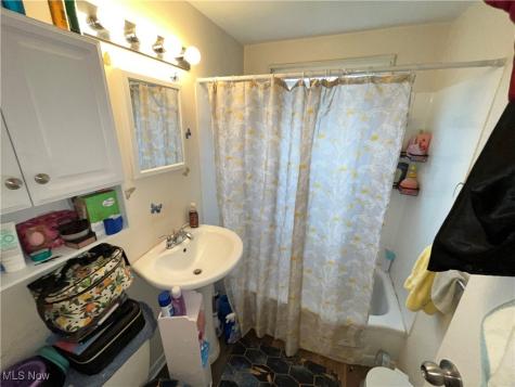 22751 Fox Avenue Euclid OH 44123