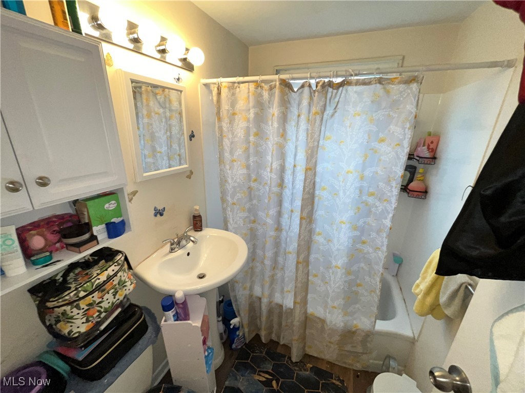 22751 Fox Avenue Euclid OH 44123